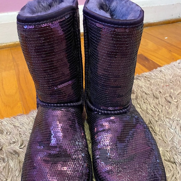 Official Ugg’s - Picture 3 of 4